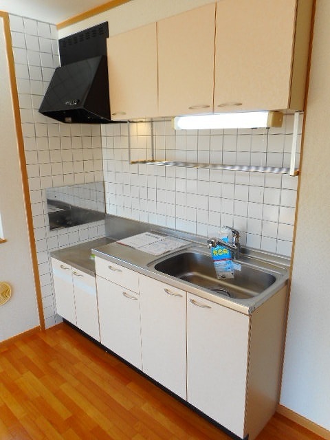 キッチン ２口ガスコンロ設置可能、浄水器（ご利用の際、別途カートリッジ代が必要）付混合水栓