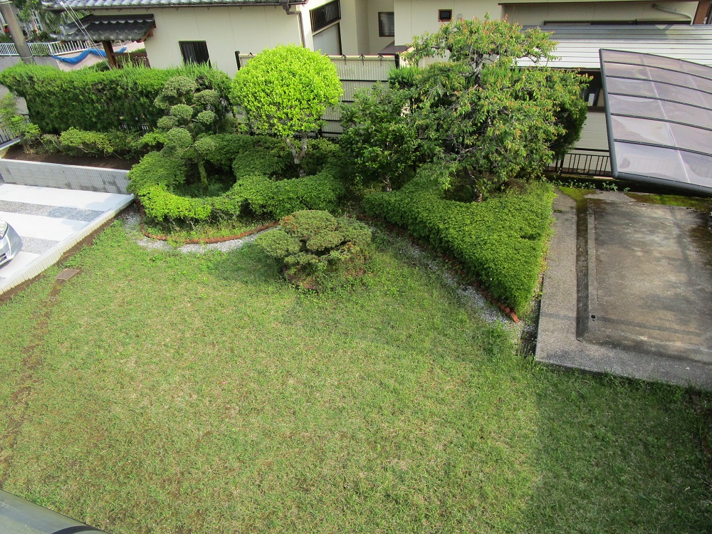 宮崎市学園木花台　中古住宅　２階から南側庭を撮影